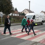Bezpečné přecházení přes přechod - Kamenné Žehrovice 10. 3. 2016